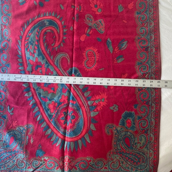 NWOT Magenta Paisley Shawl - Picture 2 of 4